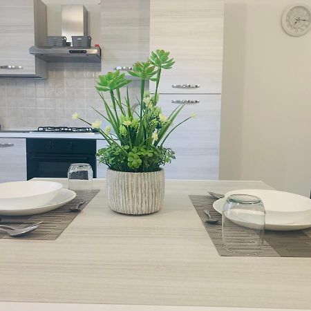Il Cortiletto Apartment Somma Lombardo Bagian luar foto