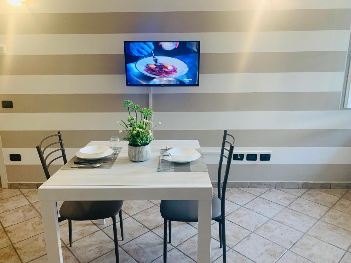 Il Cortiletto Apartment Somma Lombardo Bagian luar foto