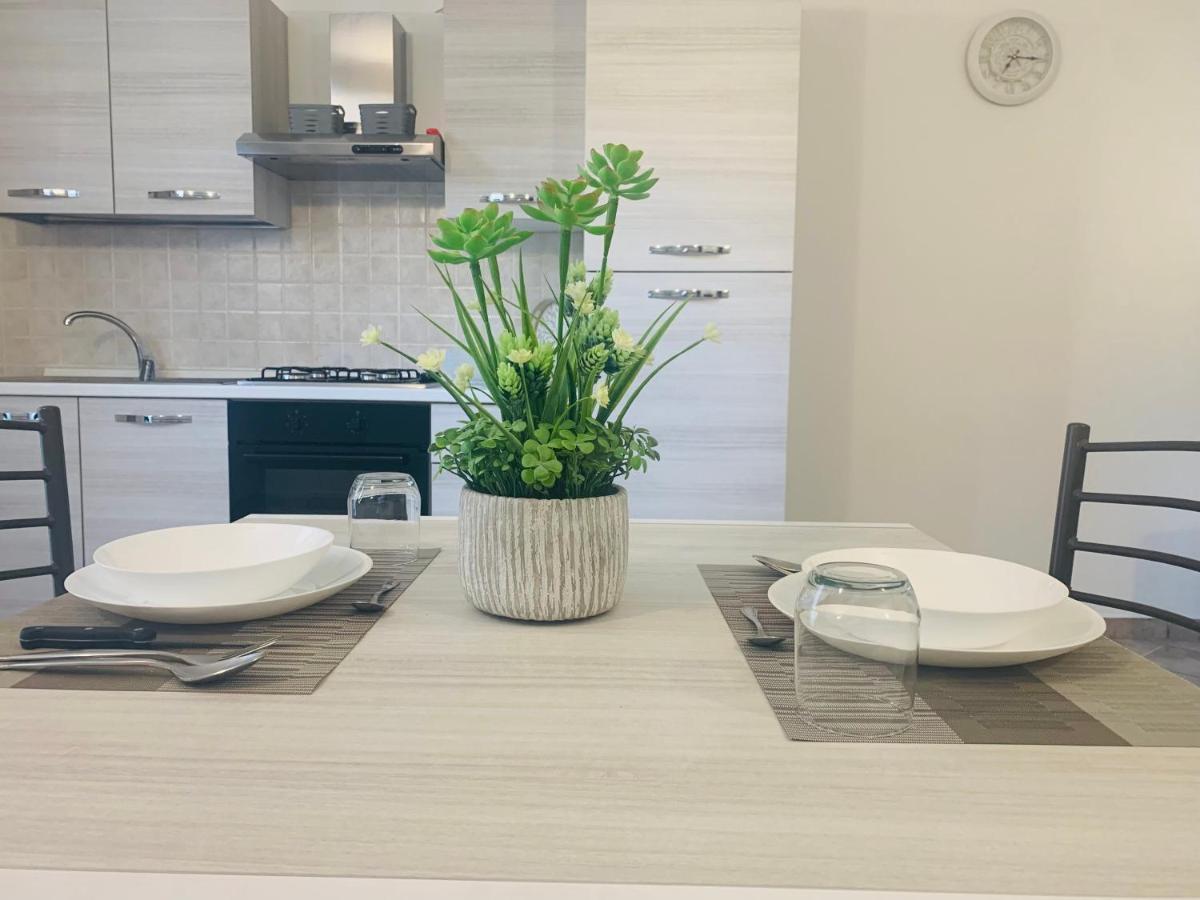 Il Cortiletto Apartment Somma Lombardo Bagian luar foto